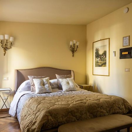 Palazzo Lari Sarzana Hotel Eksteriør billede