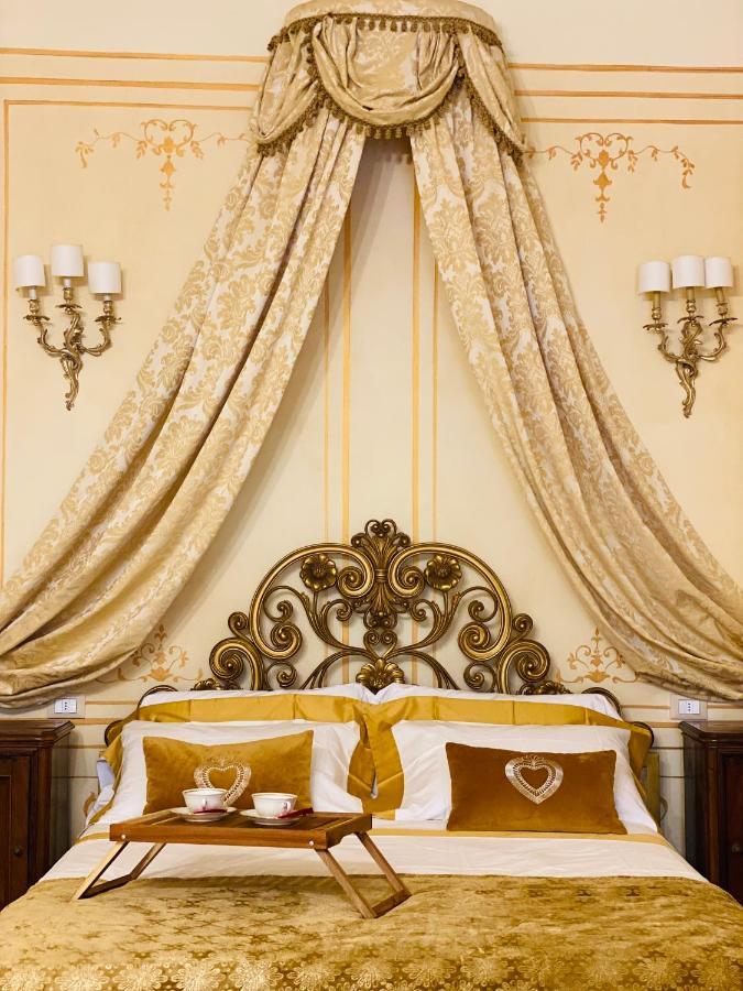 Palazzo Lari Sarzana Hotel Eksteriør billede