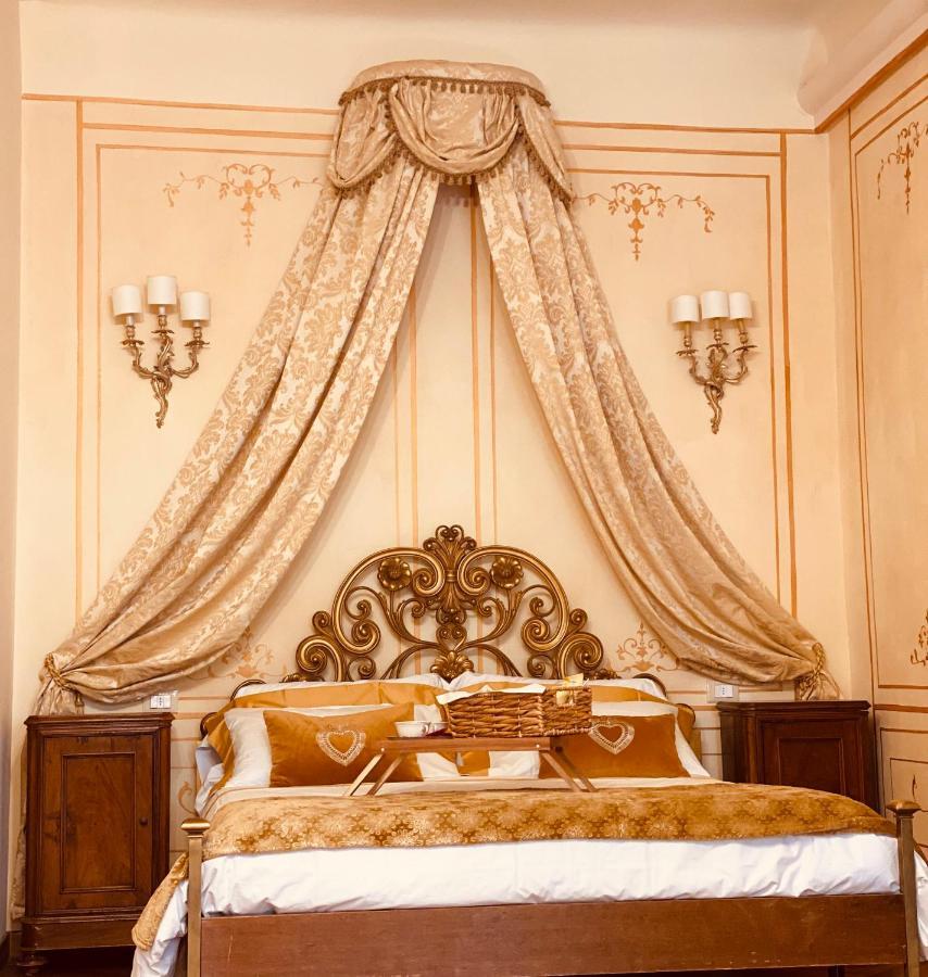 Palazzo Lari Sarzana Hotel Eksteriør billede