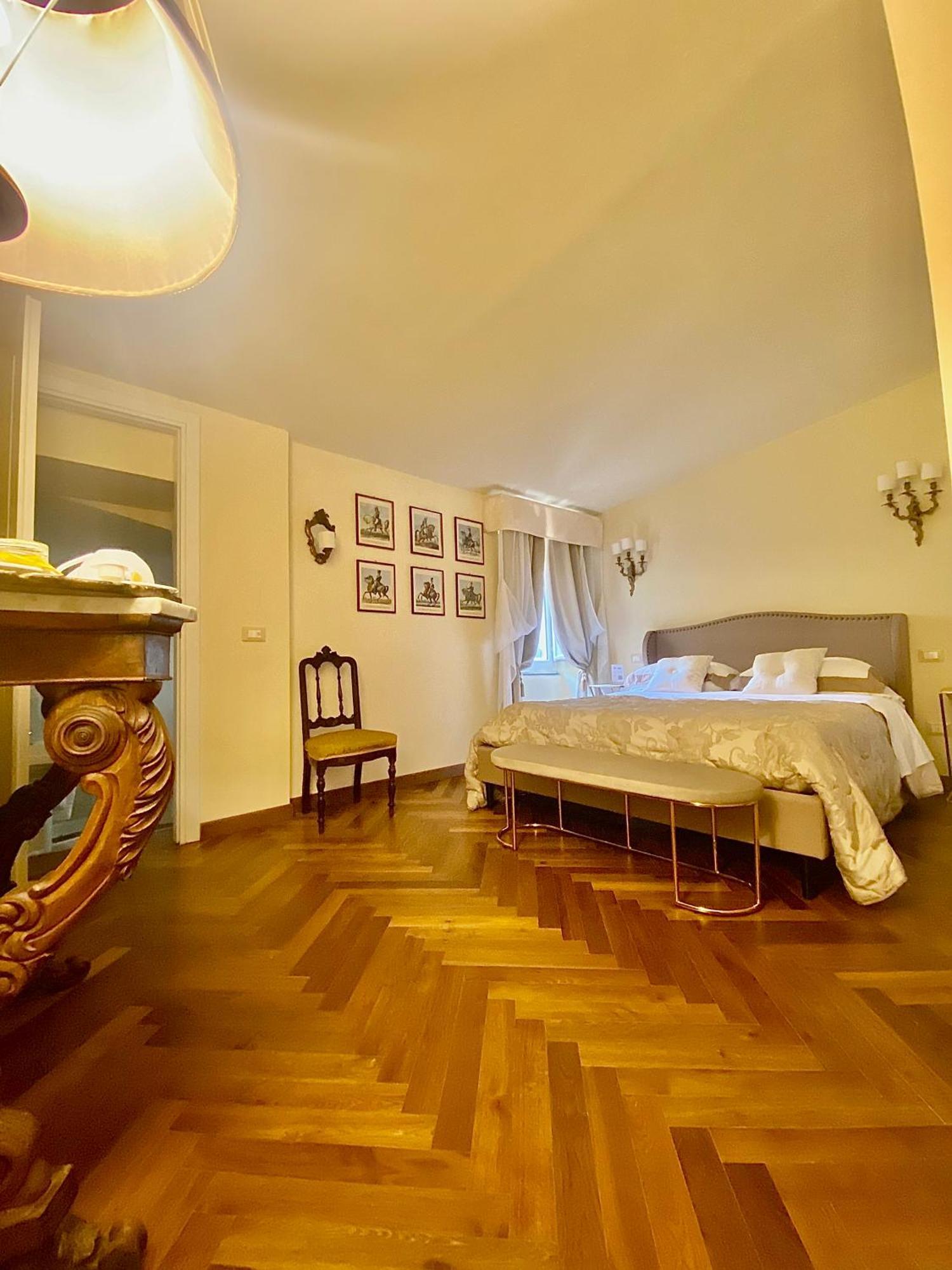 Palazzo Lari Sarzana Hotel Eksteriør billede
