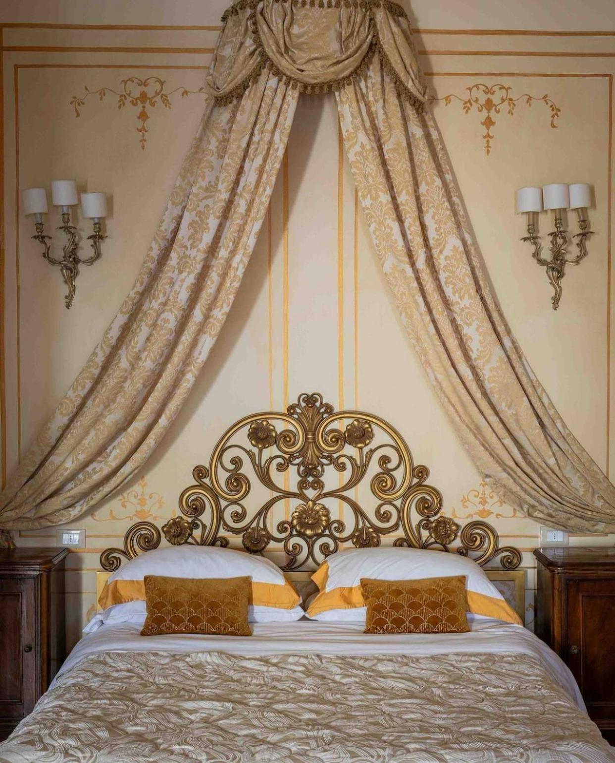 Palazzo Lari Sarzana Hotel Eksteriør billede
