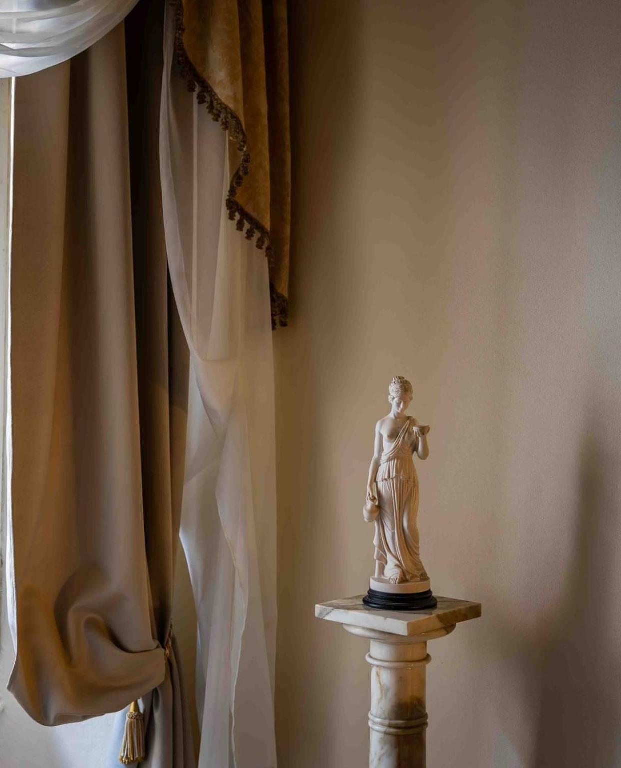 Palazzo Lari Sarzana Hotel Eksteriør billede
