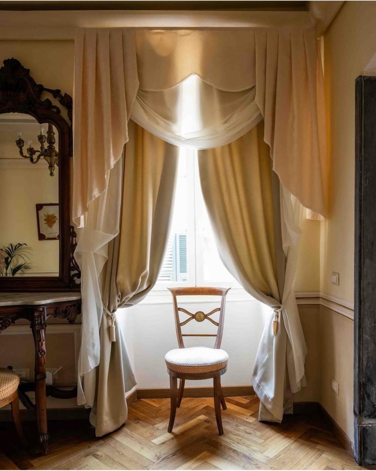 Palazzo Lari Sarzana Hotel Eksteriør billede