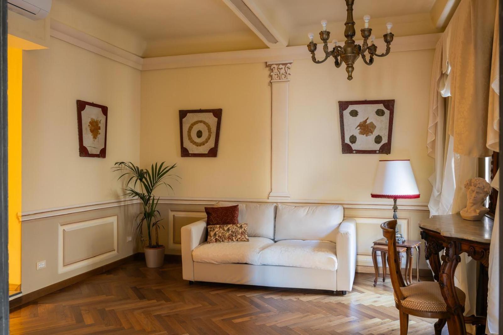 Palazzo Lari Sarzana Hotel Eksteriør billede