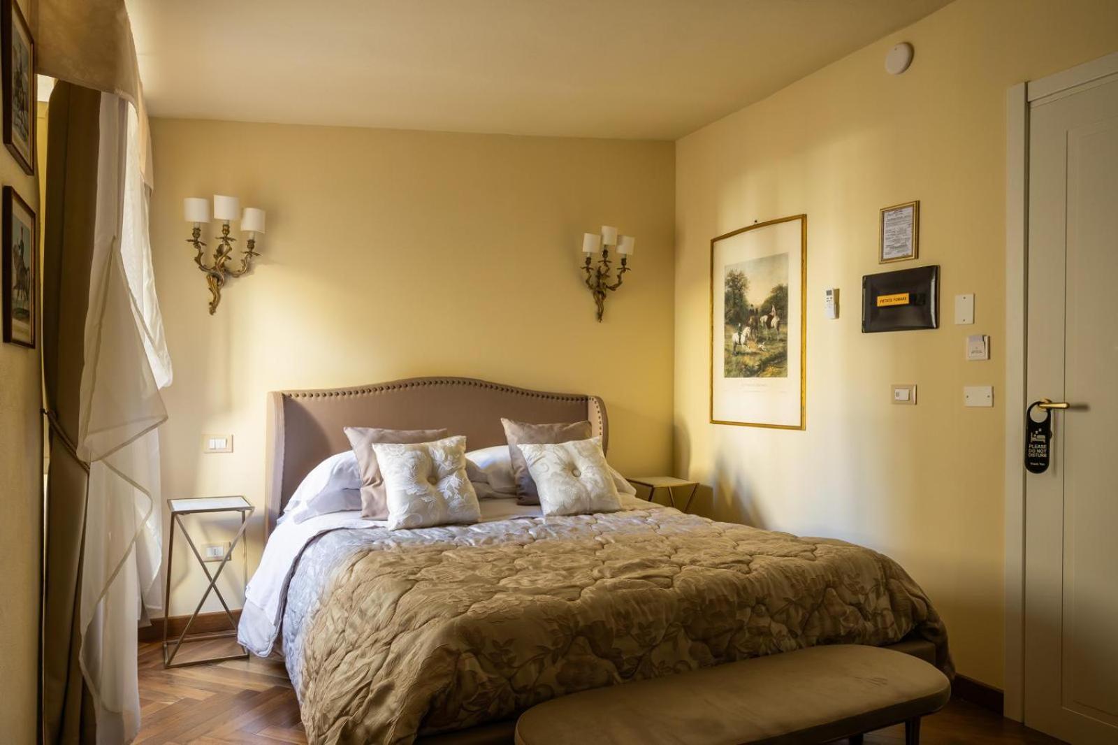 Palazzo Lari Sarzana Hotel Eksteriør billede