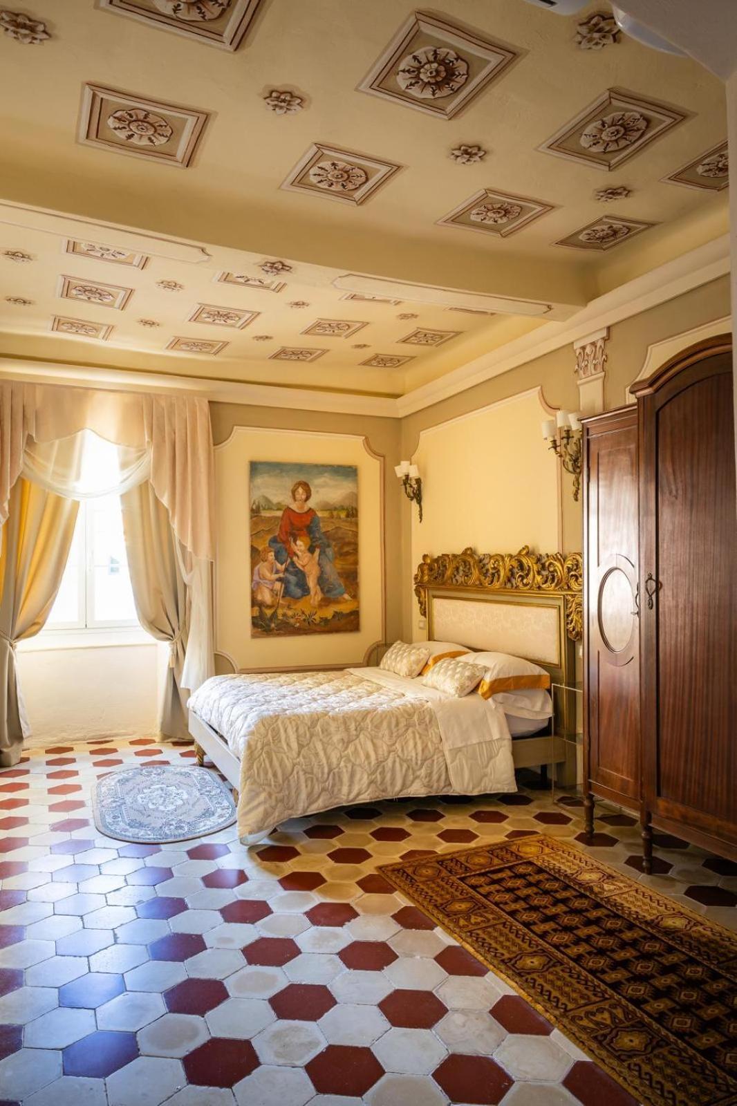 Palazzo Lari Sarzana Hotel Eksteriør billede