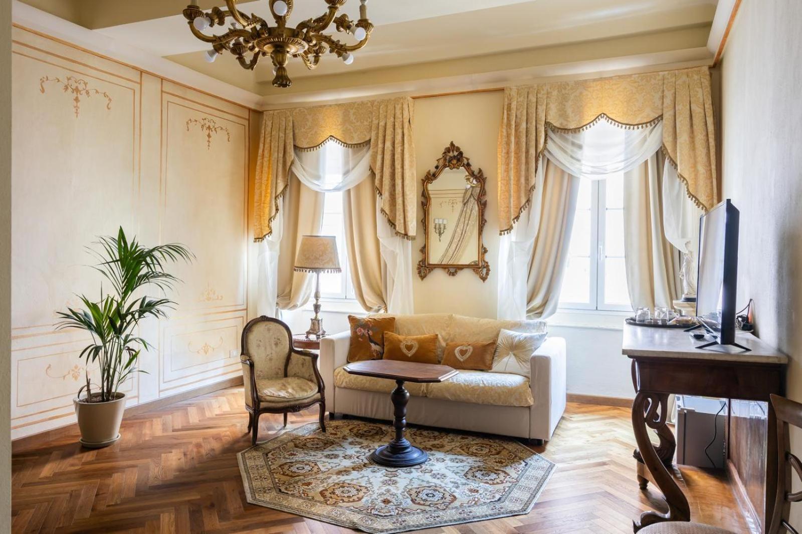 Palazzo Lari Sarzana Hotel Eksteriør billede