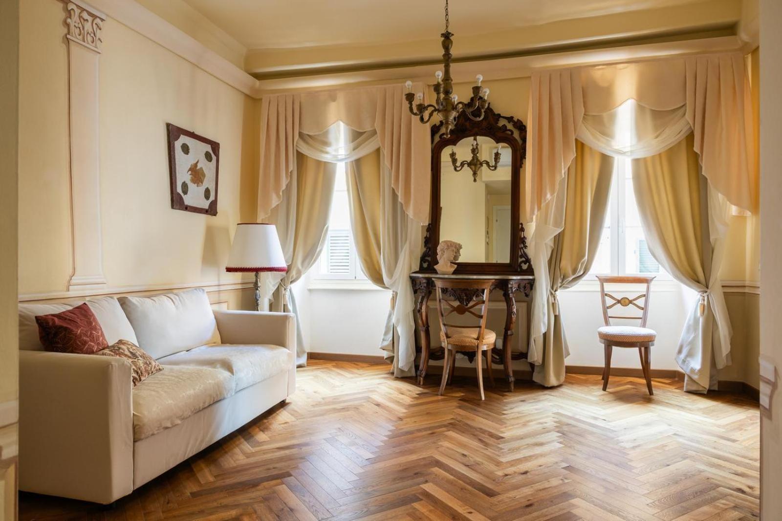 Palazzo Lari Sarzana Hotel Eksteriør billede